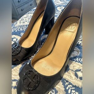 Tory Burch heels. Work a couple times for work. Includes the box.